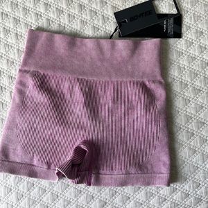 Bo and tee scrunch shorts